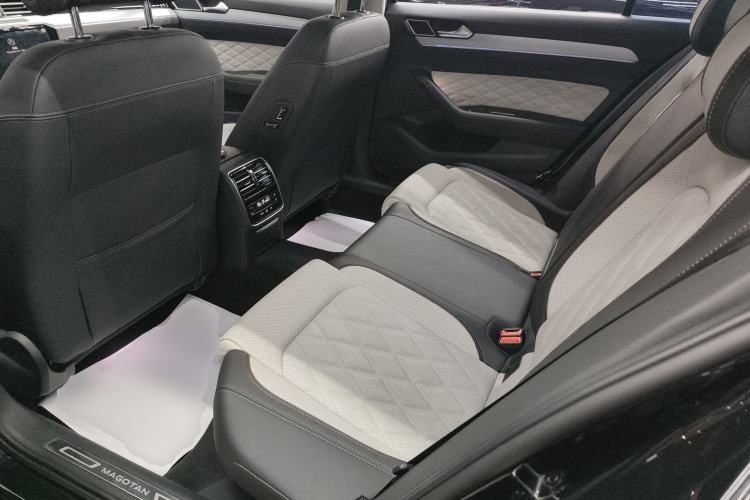 Used Volkswagen Magotan 2023 2 Million Units Commemorative Edition 330TSI DSG Luxury Version
