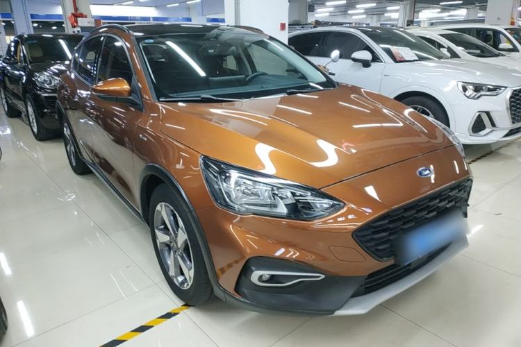 Used Ford Focus Active 2020 EcoBoost 180 Automatic Trendy Model Front Right 45 Deg