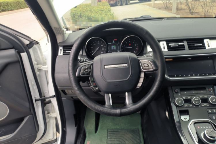Used Land Rover Range Evoque 2018 240 PS SE Smart Brilliance Edition Steering Wheel