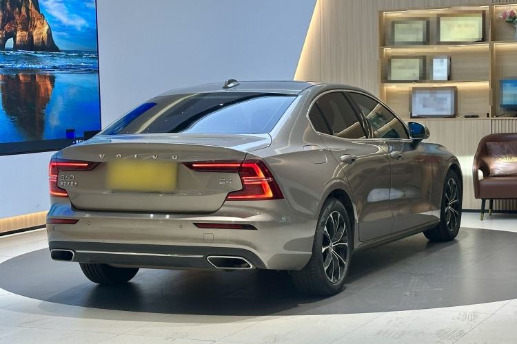 Used Volvo S60 2022 B4 Zhiyi Luxury Edition