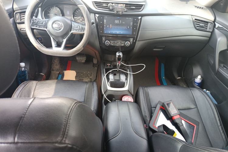 Used Nissan X-Trail 2020 2.0L XL ITS CVT 2WD SmartConnect Comfort Edition Center Console