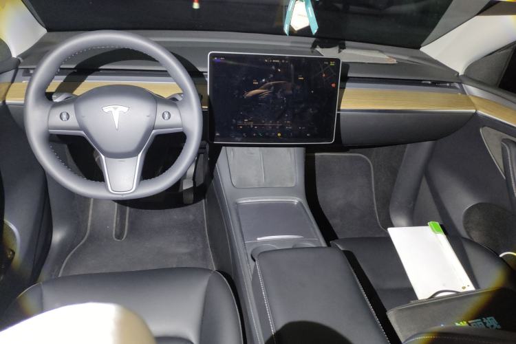 Used Tesla Model Y 2022 Revised Version Rear-Wheel Drive Center Console