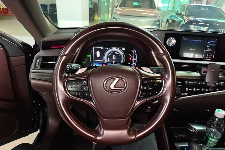 Used Lexus ES 2018 300h Premier Edition China VI Standard