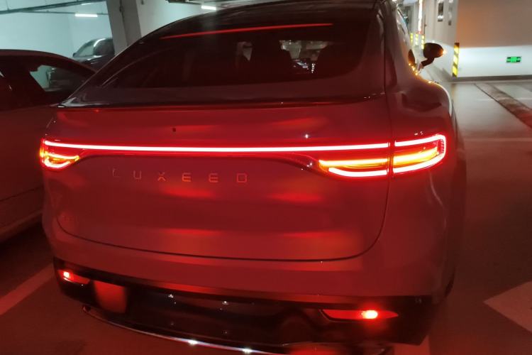 Used Hima Luxeed R7 2024 All-Electric 667 km Max Rear