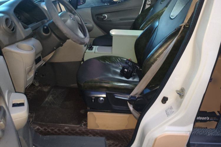 Used Nissan NV200 2018 1.6L CVT Luxury Model Left Front Seat