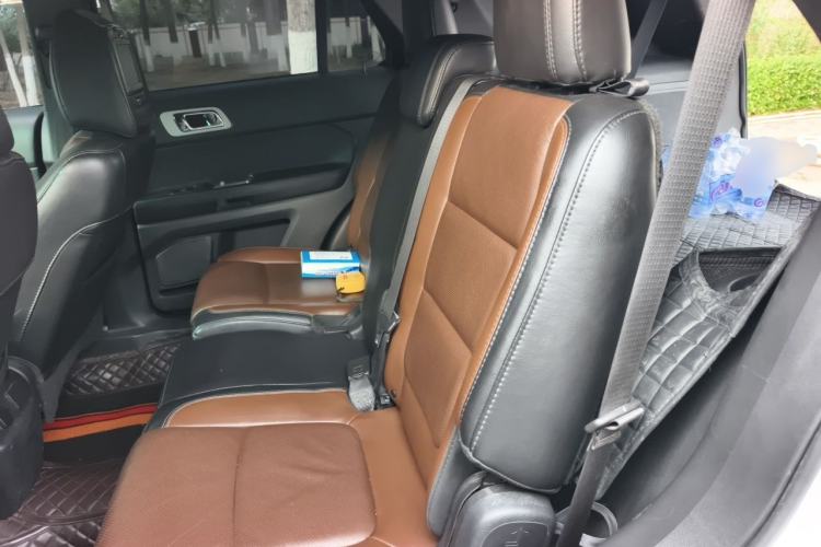 Used Ford Explorer 2013 3.5L Deluxe Model

