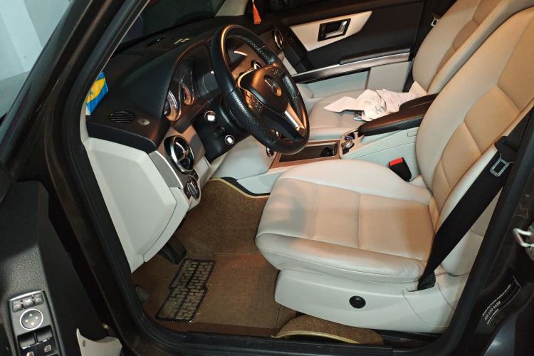 Used Mercedes-Benz GLK-Class 2013 GLK 300 4MATIC Dynamic Sunroof Model