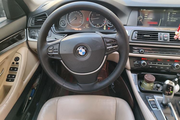 Used BMW 5 Series 2013 525Li Luxury Model
