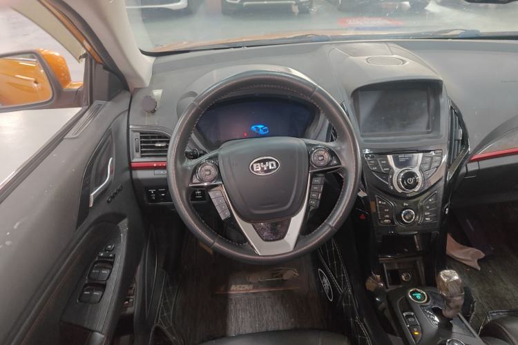 Used BYD Qin New Energy 2014 1.5T Cool Black Knight Flagship Model Steering Wheel