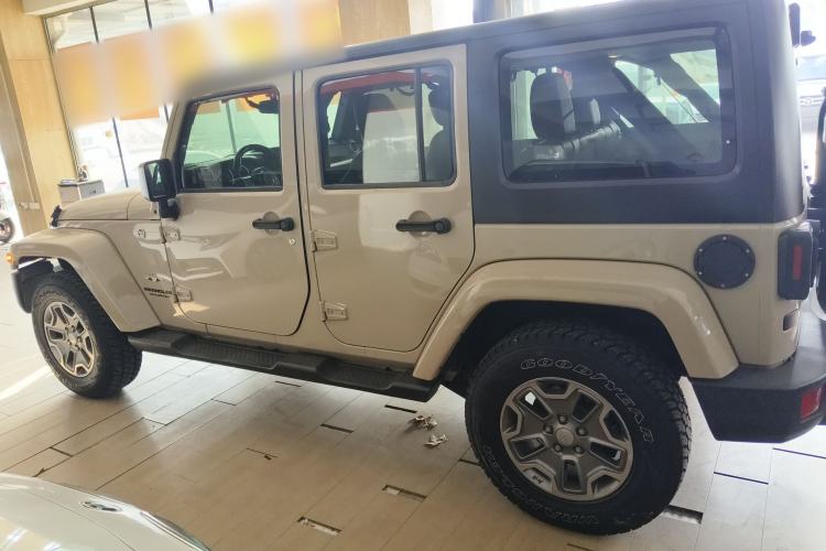 Used Jeep Wrangler 2015 3.0L Sahara Four-Door Comfort Edition
