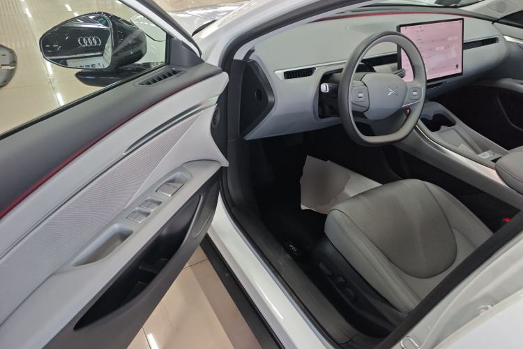 Used XPeng MONA M03 2025 600 with Ultra-Long Range Max Driver Seat