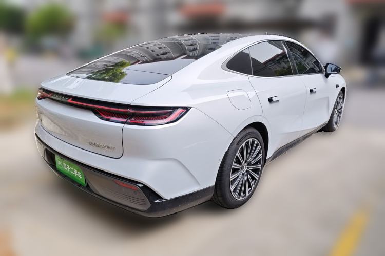 Used Geely Galaxy 8 2025 130km EM-i Flagship Edition Rear Right 45 Deg