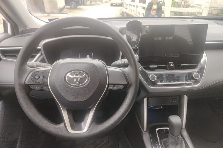 Used Toyota FRONTLANDER 2024 2.0L CVT Elite Plus Edition Center Console