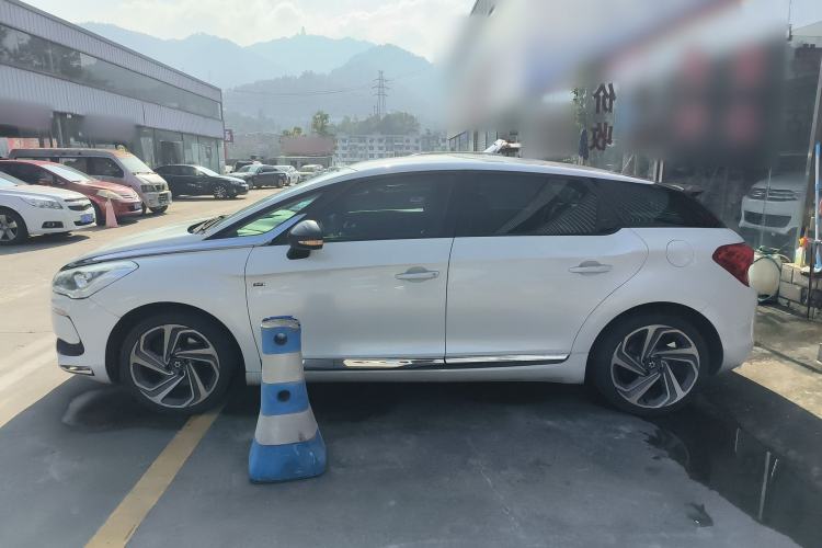 Used DS 5 2014 1.6T Luxury Edition THP160