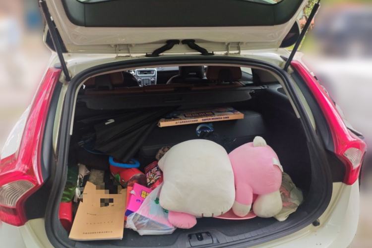 Used Volvo V60 2013 T5 Smart Edition Trunk