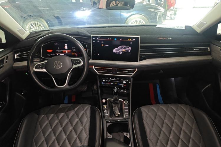 Used Volkswagen Sagitar 2023 200TSI DSG Excellence Edition Center Console