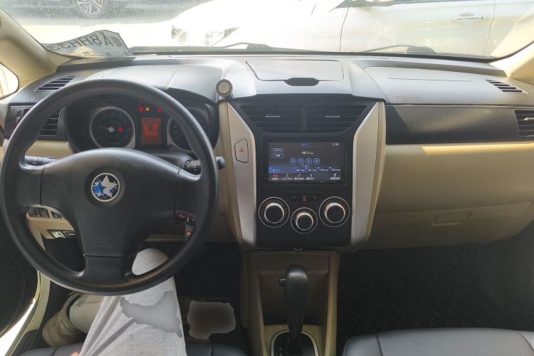 Used Venucia R50 2013 1.6L Automatic Fashion Edition