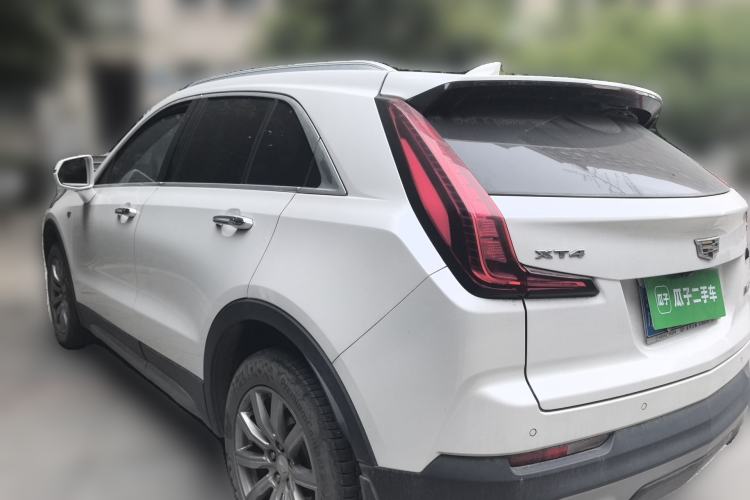 Used Cadillac XT4 2018 28T Two-Wheel-Drive Luxury Model Rear Left 45 Deg