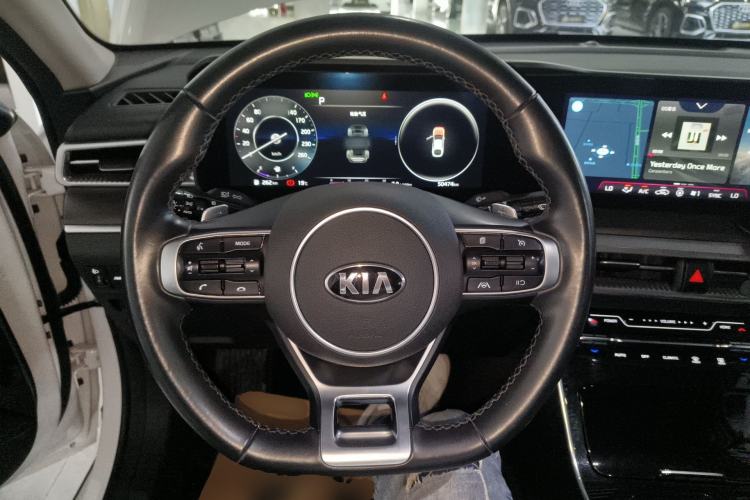 Used Kia K5 2020 270T CVVD Luxury Edition Steering Wheel