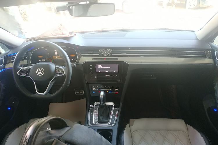 Used Volkswagen Magotan 2023 2 Million Units Limited Edition 330TSI DSG Leading Version