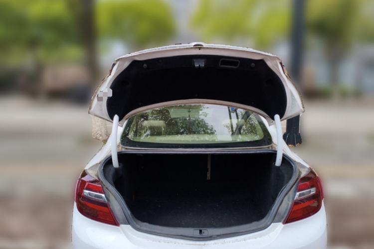 Used Buick Regal 2015 2.0L Leading Fashion Edition Trunk