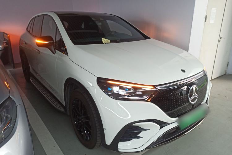 Used Mercedes-Benz EQE SUV 2024 350 4MATIC Pioneer Edition Front Right 45 Deg