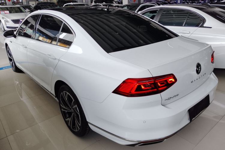 Used Volkswagen Magotan 2020 330TSI DSG Luxury Edition Rear Left 45 Deg