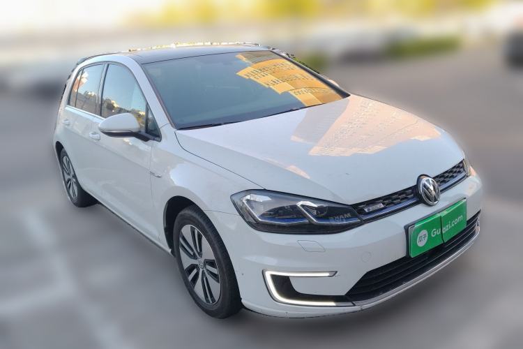 Used Volkswagen Golf Pure Electric 2020 Chari Front Right 45 Deg