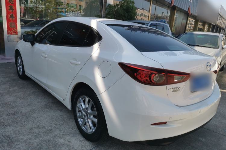 Used Mazda Mazda 3 Axela 2014 Sedan 1.5L Automatic Comfort Model
