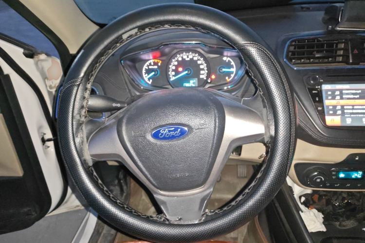 Used Ford Escort 2015 1.5L Manual Fashion Edition