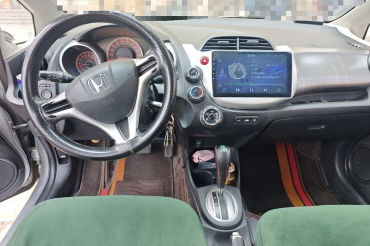 Used Honda Fit 2011 1.3L automatic comfort version
