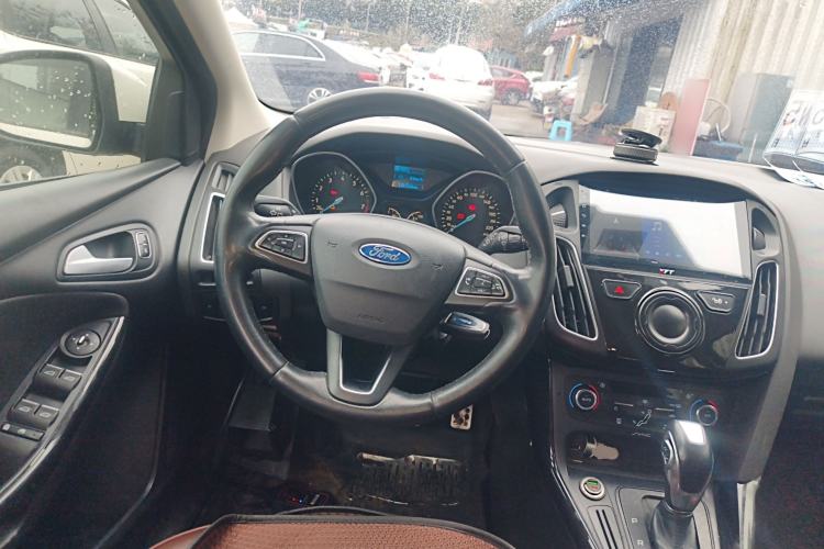 Used Ford Focus 2015 Hatchback 1.6L Automatic Fashion Edition