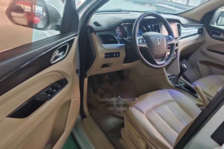 Used Baojun 730 2016 1.5T Manual Luxury Edition 7 Seats