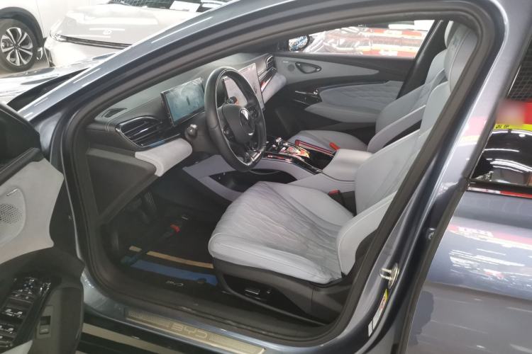 Used BYD Seal 2022 550 km Standard Range Rear-Wheel Drive Prestige Version
