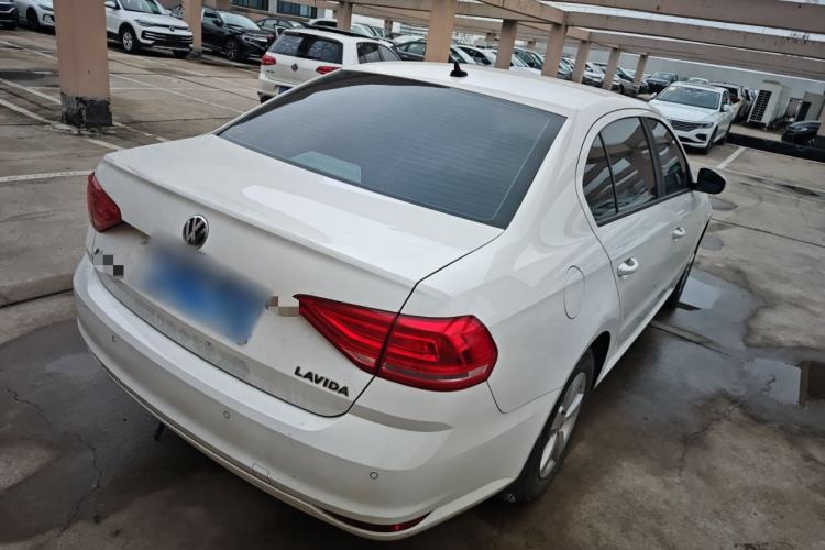 Used Volkswagen Lavida 2015 1.6L Automatic Fashion Edition Rear Right 45 Deg