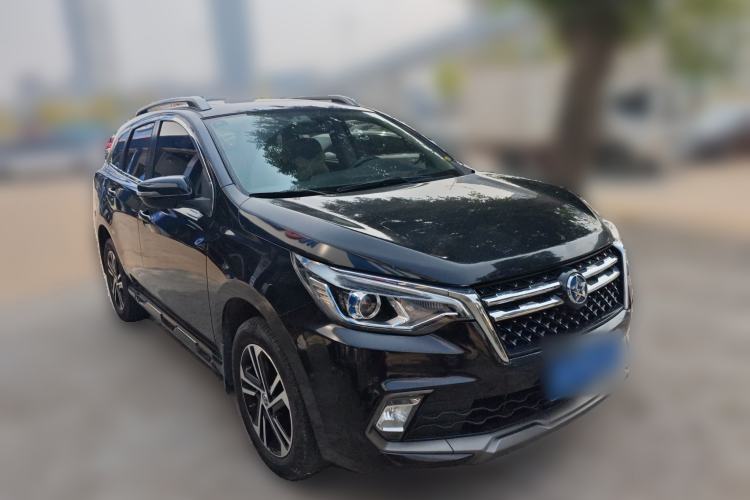 Used Venucia T70 2018 2.0L CVT Smart Enjoyment Version Front Right 45 Deg