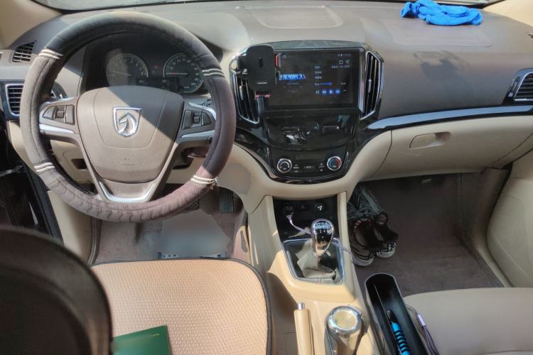 Used Baojun 730 2014 1.5L Manual Luxury Navigation ESP Version 7 Seats
