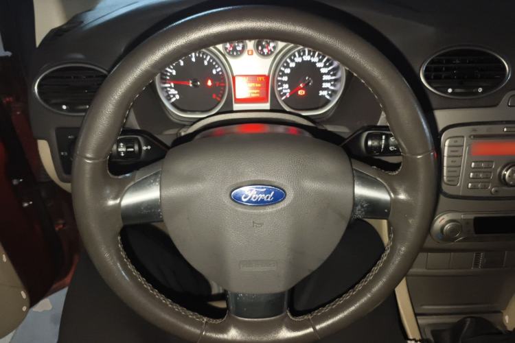 Used Ford Focus 2013 Hatchback Classic 1.8L Manual Fashion Edition