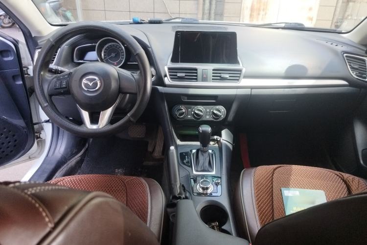 Used Mazda 3 Axela 2016 Sedan 1.5L Automatic Comfort Model
