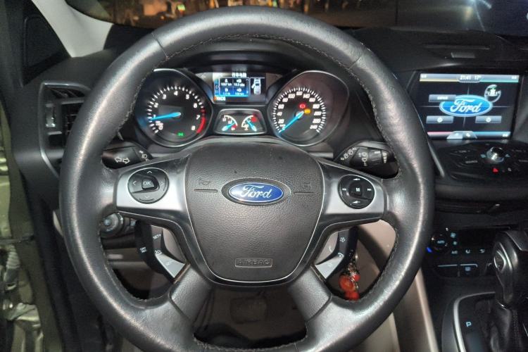 Used Ford Kuga 2013 2.0L GTDi Four-Wheel-Drive Elite Model Steering Wheel