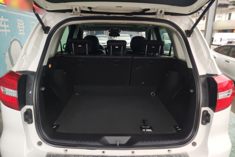 Used Haval H8 2015 2.0T Two-Wheel-Drive Standard Version
