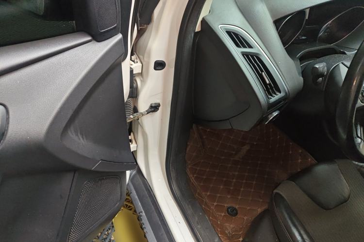 Used Ford Focus 2012 Sedan 1.6L Automatic Fashion Edition