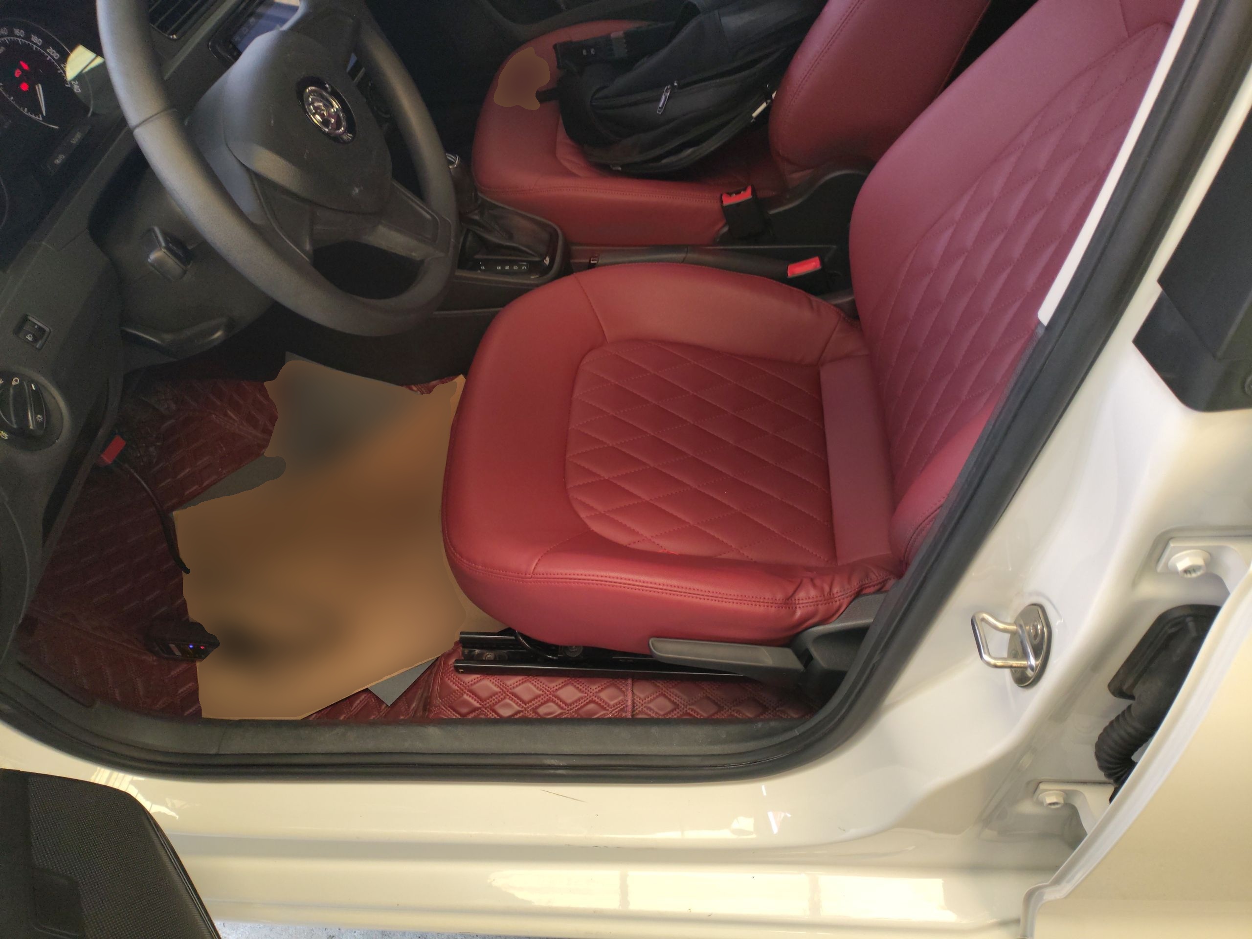 Переднее сиденье в автомобиле