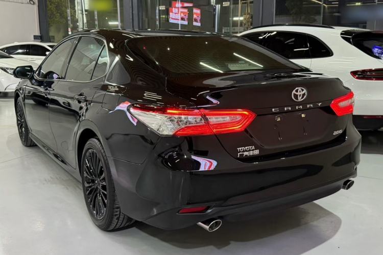 Used Toyota Camry 2018 2.0G Luxury Edition Exterior 2