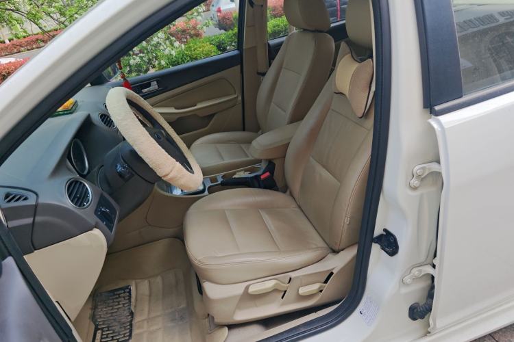 Used Ford Focus 2013 Hatchback Classic 1.8L Automatic Fashion Edition