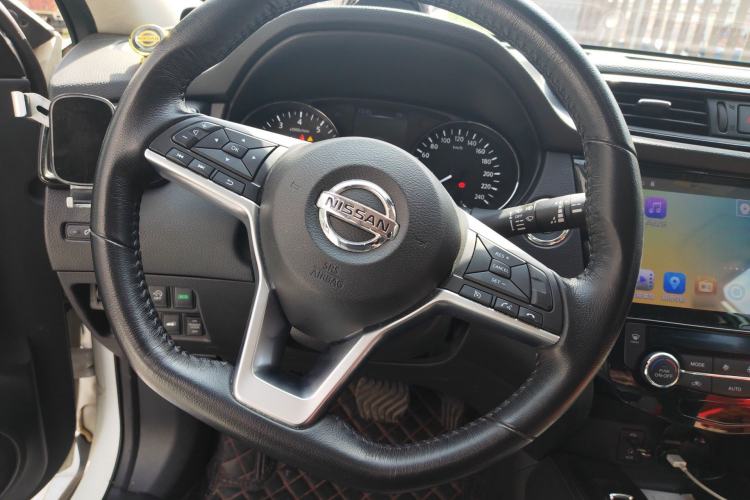 Used Nissan X-Trail 2017 2.5L CVT Luxury Edition 4WD Steering Wheel