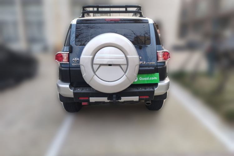 Used Toyota FJ Cruiser 2013 4.0L Rear