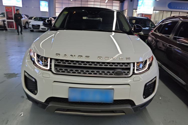 Used Land Rover Range Evoque 2018 240 PS SE Smart Brilliance Edition Front