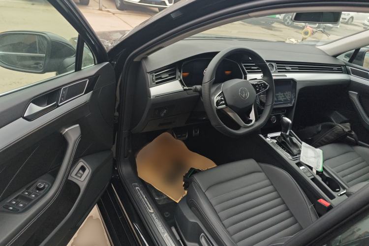 Used Volkswagen Magotan 2025 Zhongxiang Version 280TSI DSG Comfort Edition
