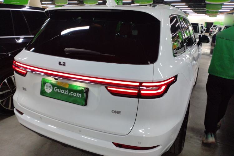 Used Li Auto ONE 2021 Extended-Range 6-Seater Version Rear Right 45 Deg